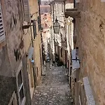 Lorenzo Old Town Daire *